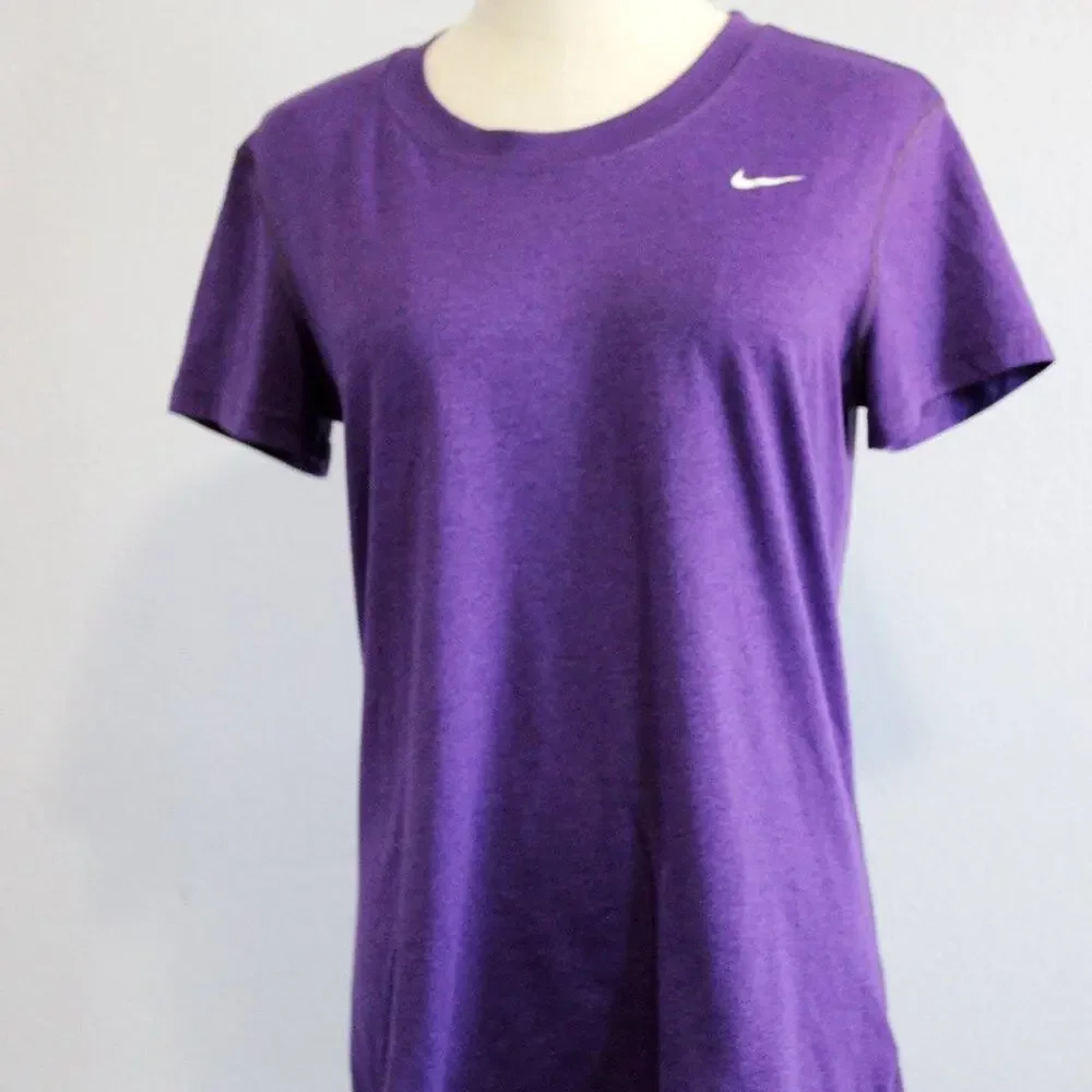 Nike Dri fit- Women’s Size Medium Bright Purple in Color & Lightweight Fabric